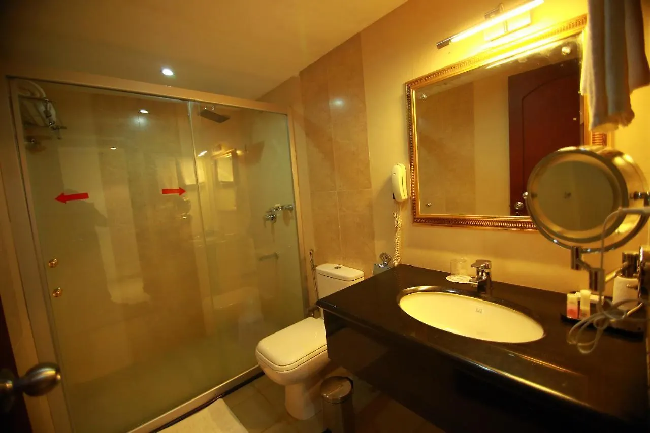 Palette - Madathil Regency Hotell Kondālseri Indien