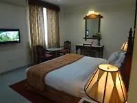 Palette - Madathil Regency Hotell Kondālseri